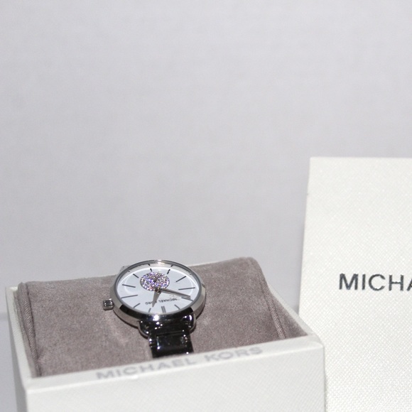Silver Micheal Kors watch - Picture 3 of 3